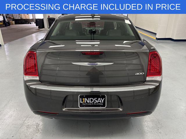 2020 Chrysler 300 Touring L