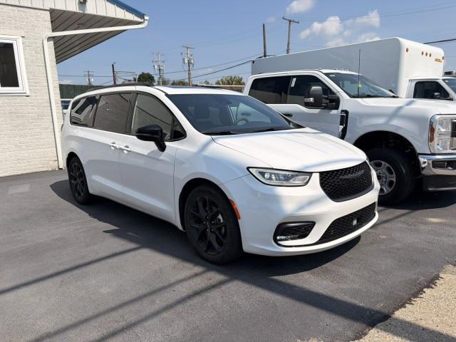 2025 Chrysler Pacifica Limited for sale in Waynesburg, PA