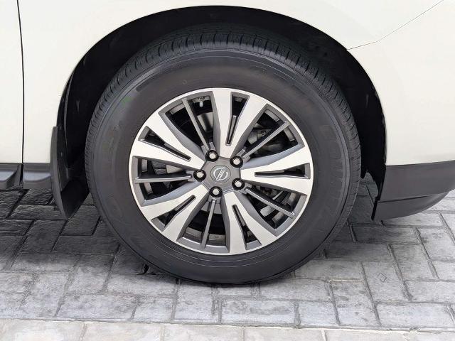 2017 Nissan Pathfinder SL