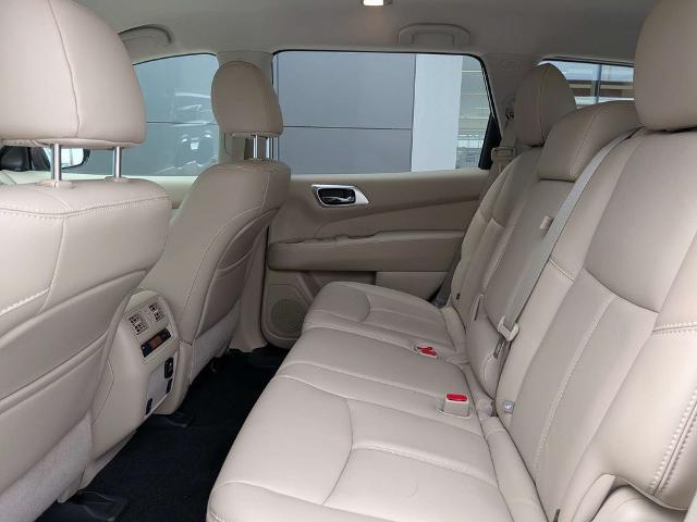 2017 Nissan Pathfinder SL