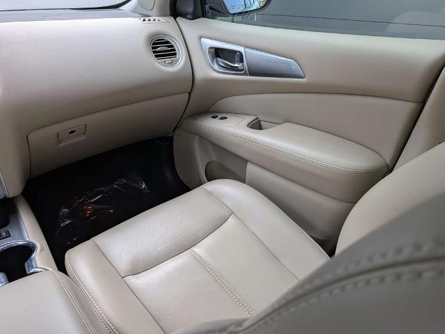 2017 Nissan Pathfinder SL