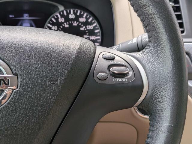 2017 Nissan Pathfinder SL