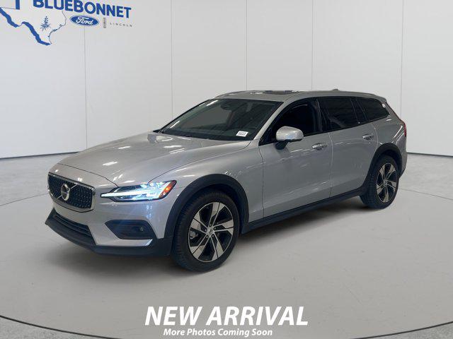 2025 Volvo V60 Cross Country Plus, B5 AWD Gas mild hybrid for sale in New Braunfels, TX