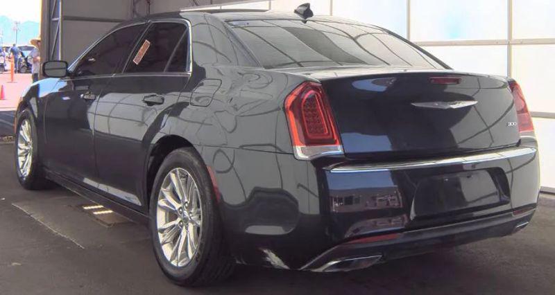 2017 Chrysler 300 Limited
