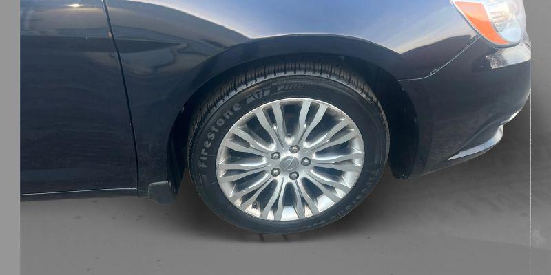 2011 Chrysler 200 Limited