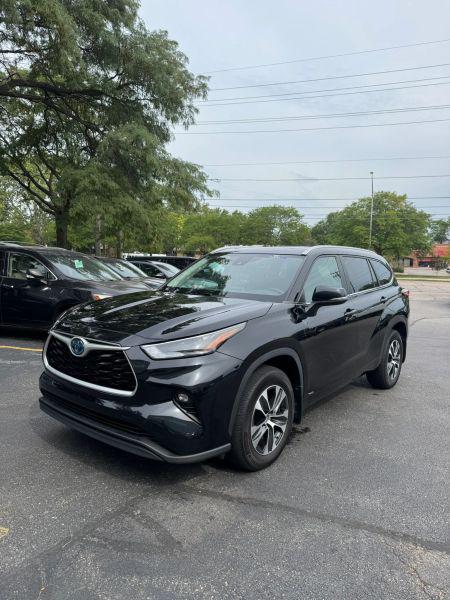 2023 Toyota Highlander Hybrid XLE for sale in Schaumburg, IL