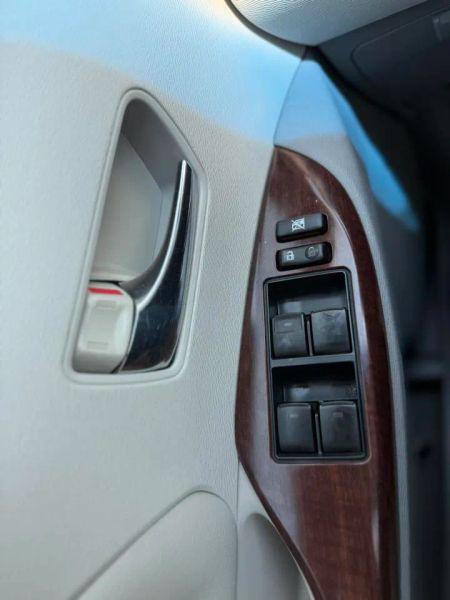 2013 Toyota Sienna XLE V6 8 Passenger