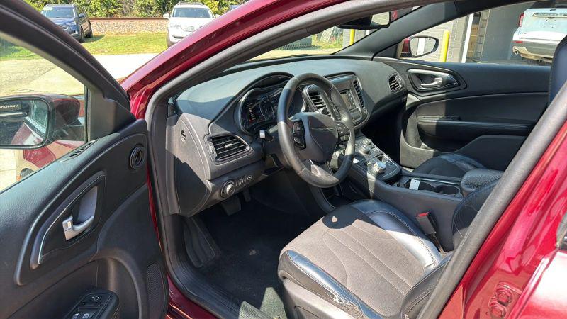 2015 Chrysler 200 S