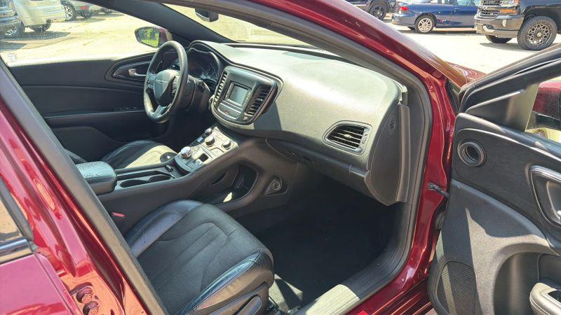 2015 Chrysler 200 S