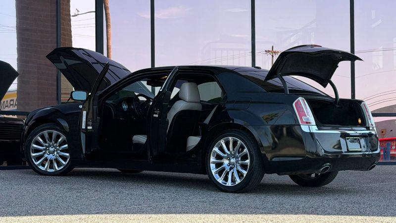 2014 Chrysler 300 Uptown Edition