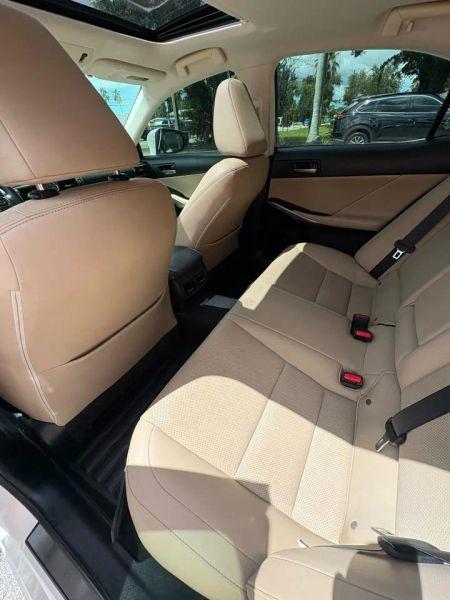 2018 Lexus IS 300 300