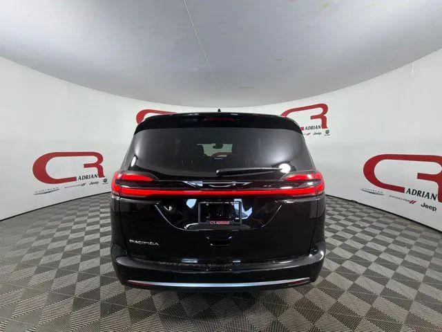 2027 Chrysler Pacifica Select Van 4D