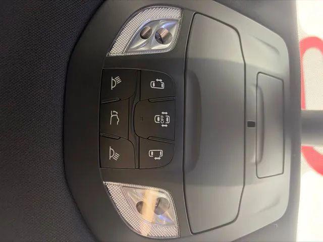 2027 Chrysler Pacifica Select Van 4D