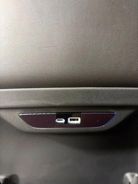 2027 Chrysler Pacifica Select Van 4D