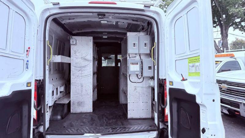 2015 Ford Transit Medium Roof w/Sliding Side Door w/LWB