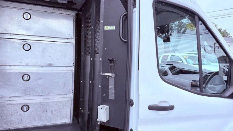 2015 Ford Transit Medium Roof w/Sliding Side Door w/LWB