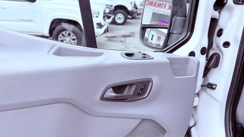 2015 Ford Transit Medium Roof w/Sliding Side Door w/LWB
