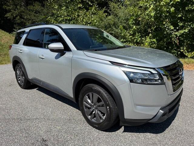 2025 Nissan Pathfinder SV 4WD
