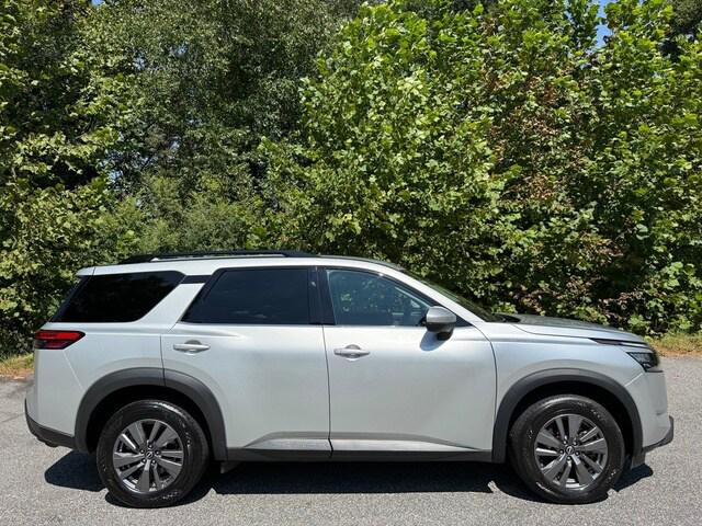 2025 Nissan Pathfinder SV 4WD