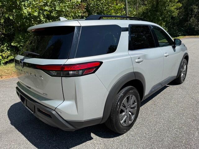 2025 Nissan Pathfinder SV 4WD