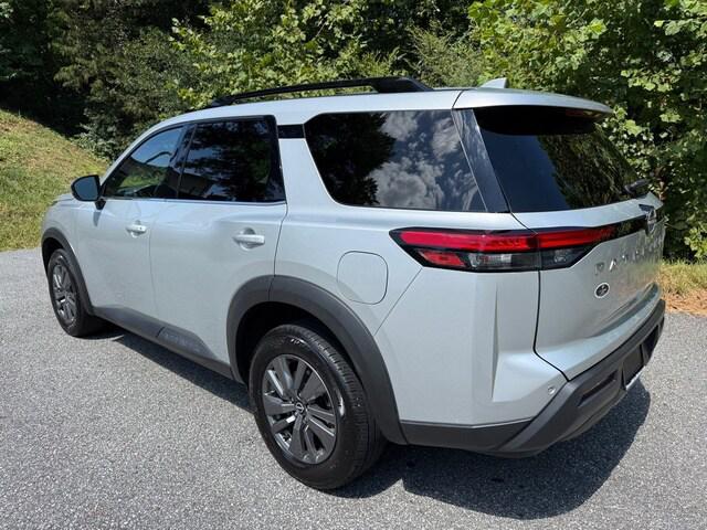 2025 Nissan Pathfinder SV 4WD