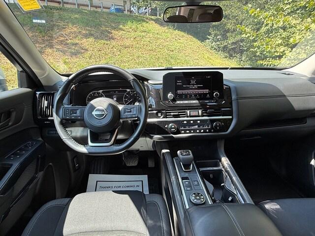 2025 Nissan Pathfinder SV 4WD