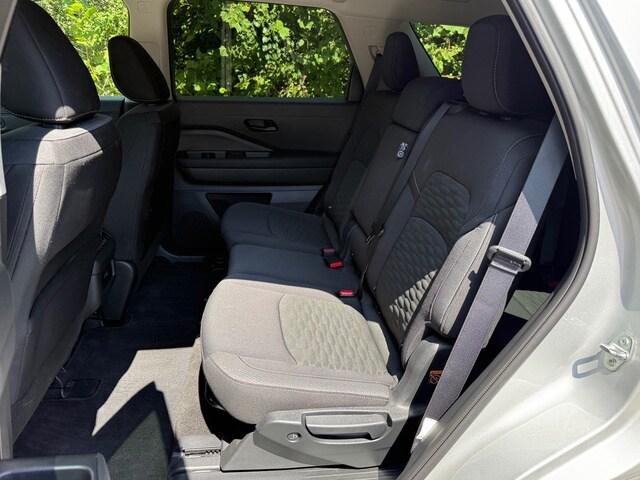 2025 Nissan Pathfinder SV 4WD