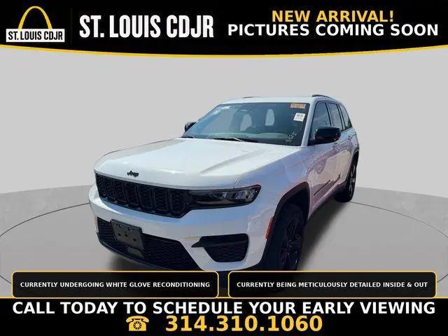 2023 Jeep Grand Cherokee Altitude 4x4 for sale in Bridgeton, MO