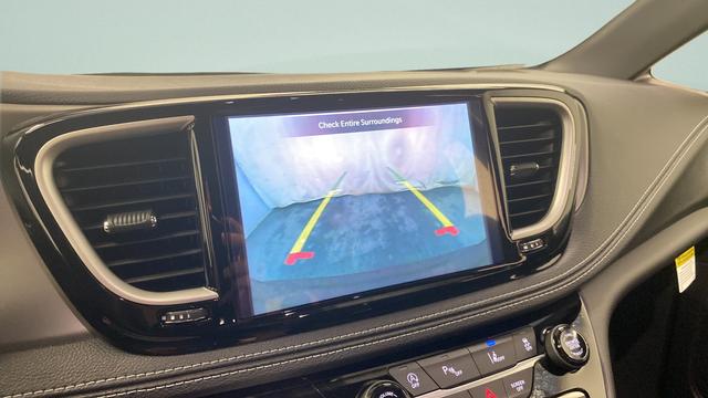 2027 Chrysler Pacifica Select