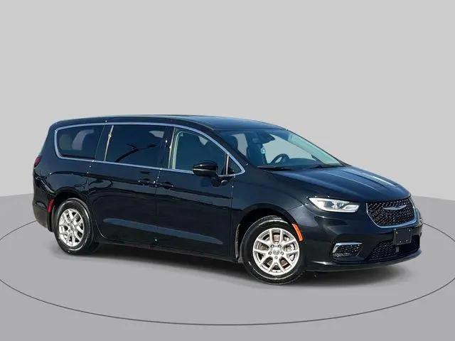 2023 Chrysler Pacifica Touring L for sale in Columbia, TN