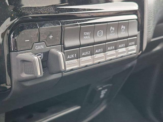2025 Ram 3500 Tradesman Crew Cab 4x4 8 Box