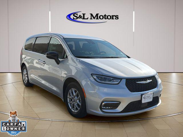 2024 Chrysler Pacifica Touring L for sale in Pulaski, WI
