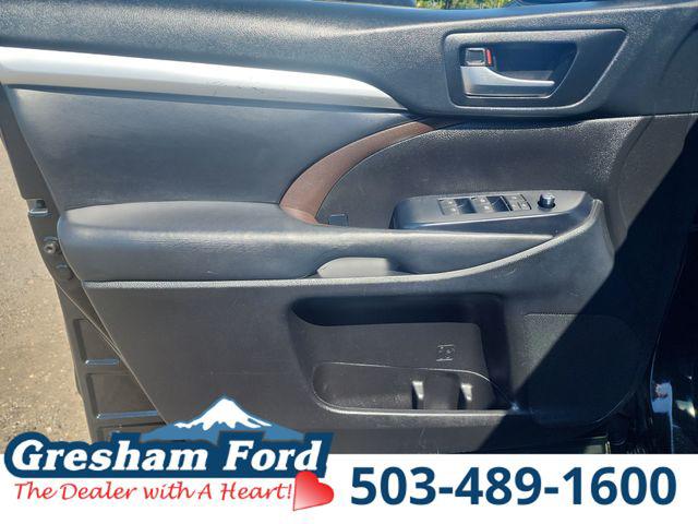2019 Toyota Highlander SE