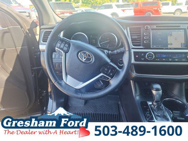 2019 Toyota Highlander SE