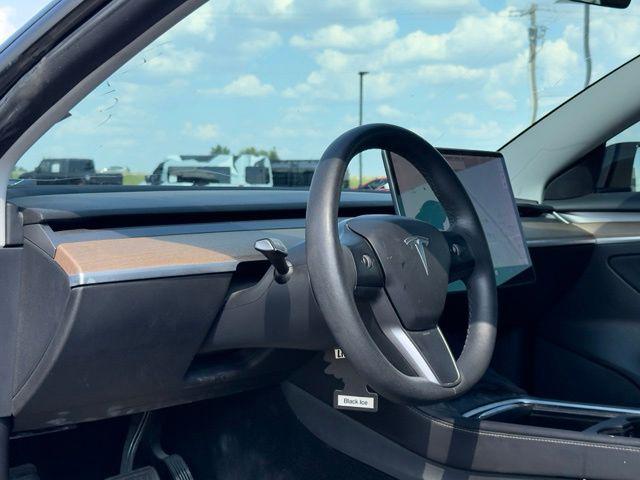 2021 Tesla Model 3 Standard Range Plus Rear-Wheel Drive