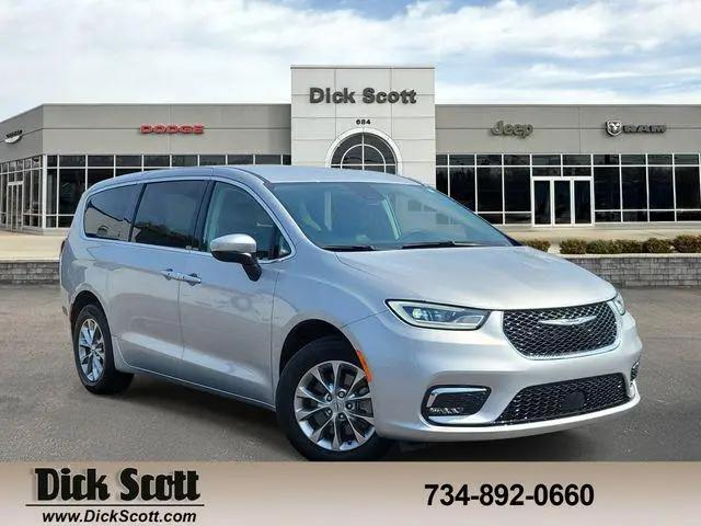 2023 Chrysler Pacifica Touring L AWD for sale in Plymouth, MI