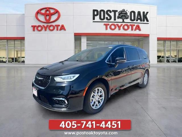 2025 Chrysler Pacifica Select for sale in Midwest City, OK