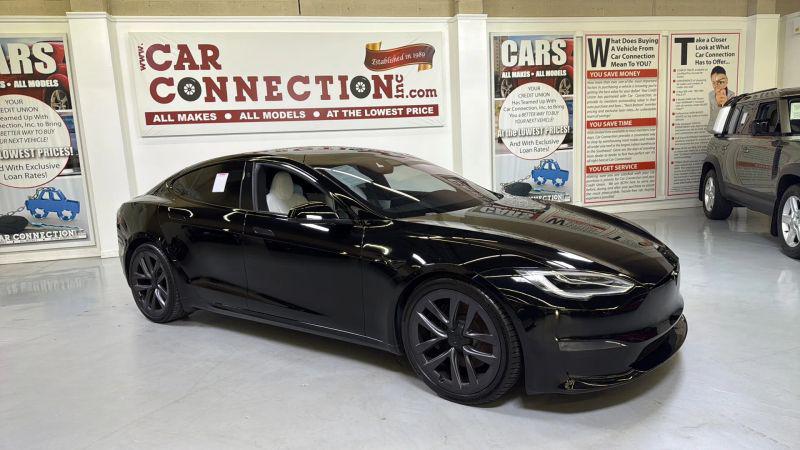 2022 Tesla Model S Plaid Tri Motor All-Wheel Drive
