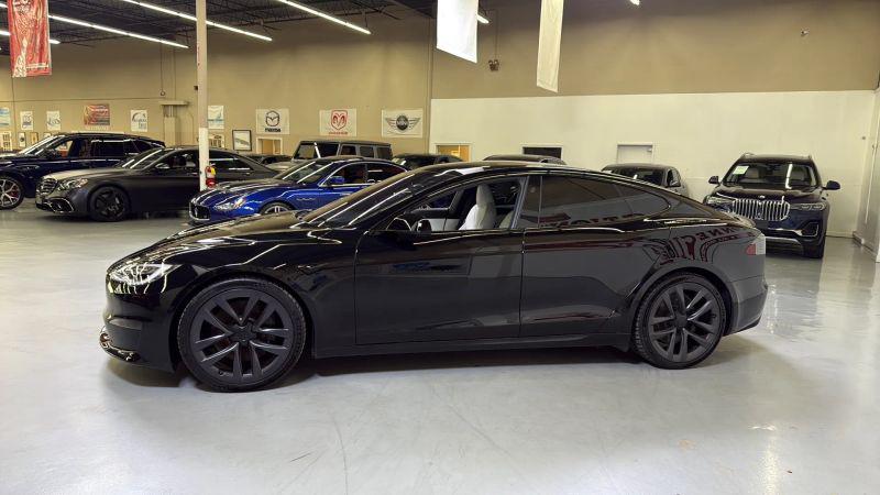 2022 Tesla Model S Plaid Tri Motor All-Wheel Drive