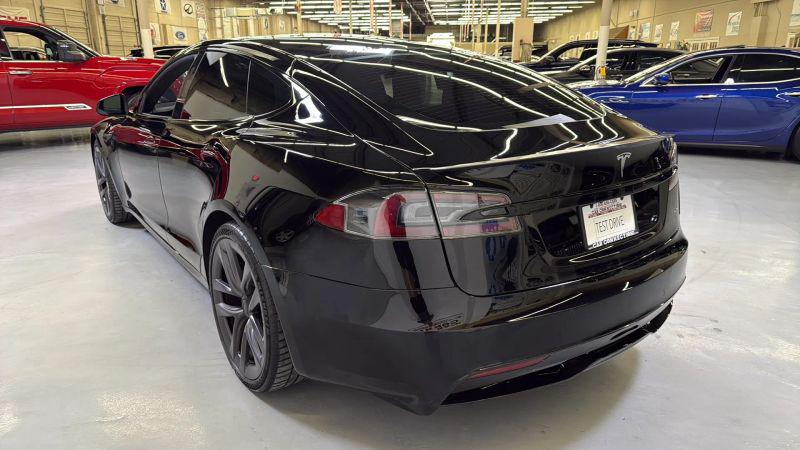 2022 Tesla Model S Plaid Tri Motor All-Wheel Drive