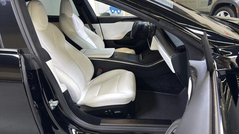2022 Tesla Model S Plaid Tri Motor All-Wheel Drive