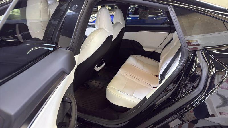 2022 Tesla Model S Plaid Tri Motor All-Wheel Drive