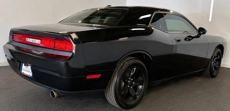 2009 Dodge Challenger SE