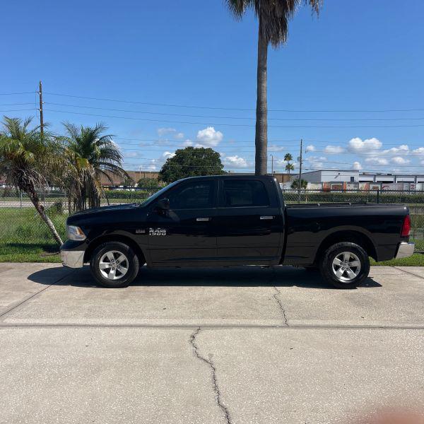 2017 Ram 1500 SLT Crew Cab 4x2 64 Box