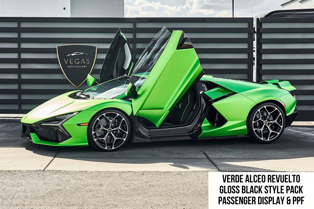 /2024 Lamborghini Revuelto