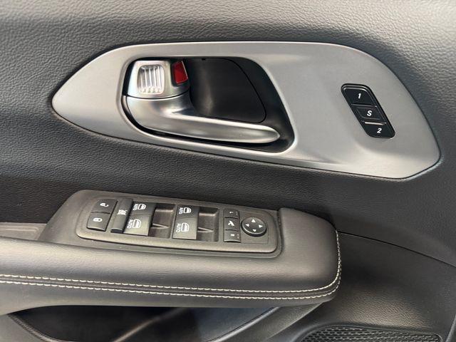 2025 Chrysler Pacifica Limited AWD