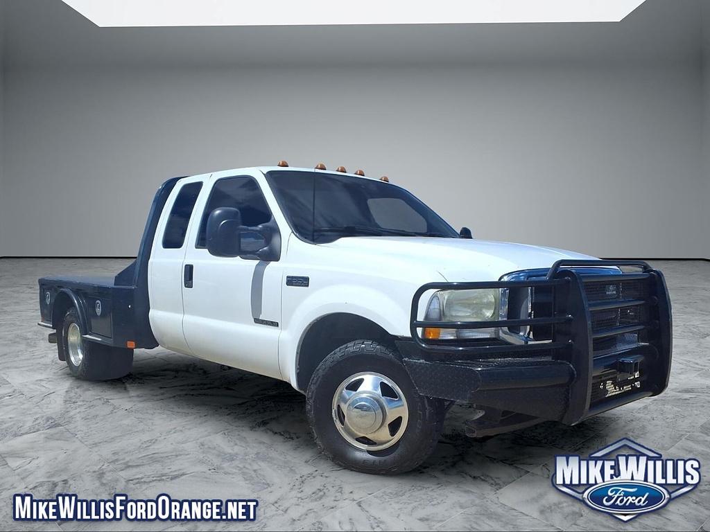 Oxford White Clearcoat 2002 Ford F-350 Super Duty Pickup Truck Rear-Wheel Drive 6-Speed Manual
