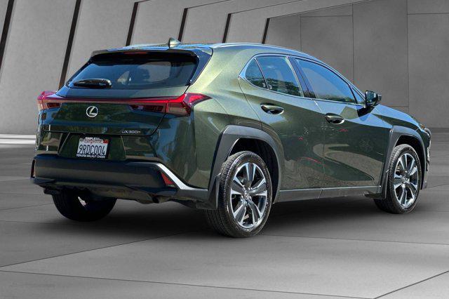 2025 Lexus 300 300h