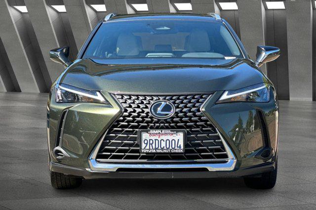 2025 Lexus 300 300h