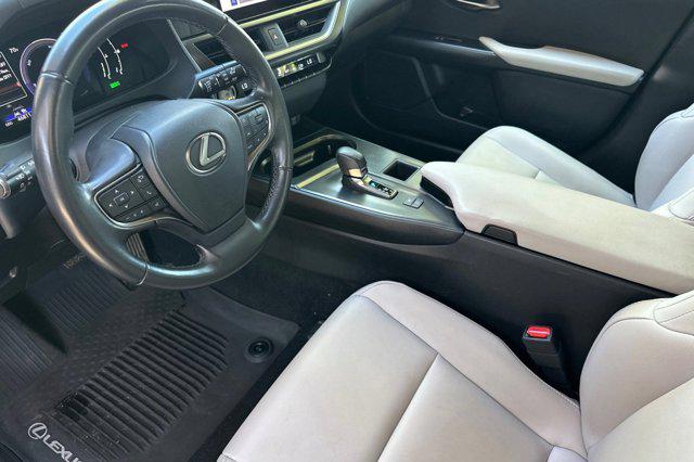 2025 Lexus 300 300h